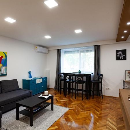 Stellar Downtown Szeged Apartment Bagian luar foto
