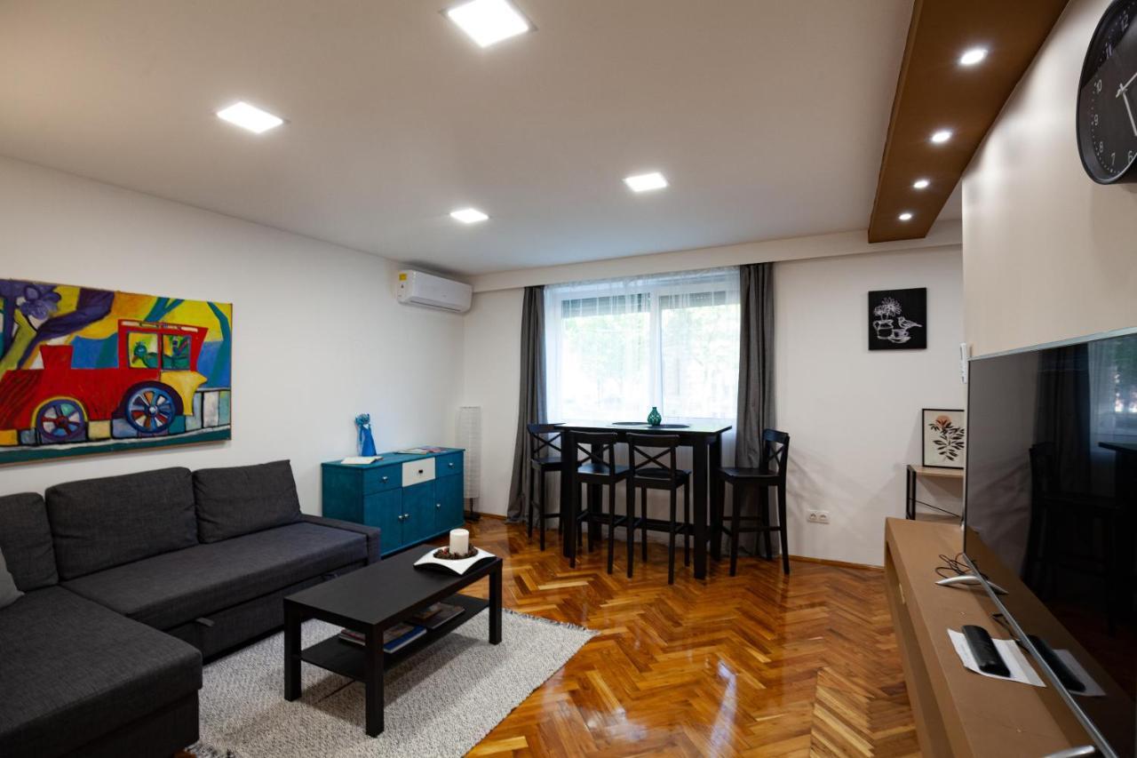 Stellar Downtown Szeged Apartment Bagian luar foto