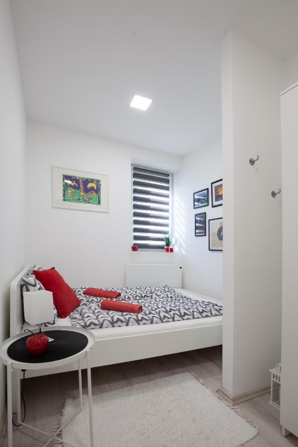 Stellar Downtown Szeged Apartment Bagian luar foto